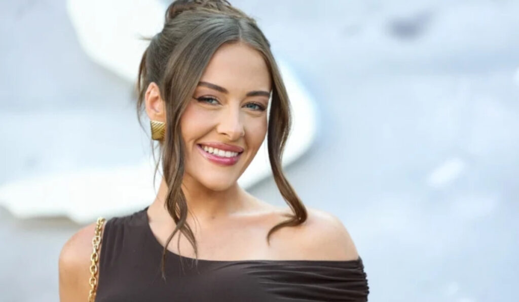 Brooke Schofield Age